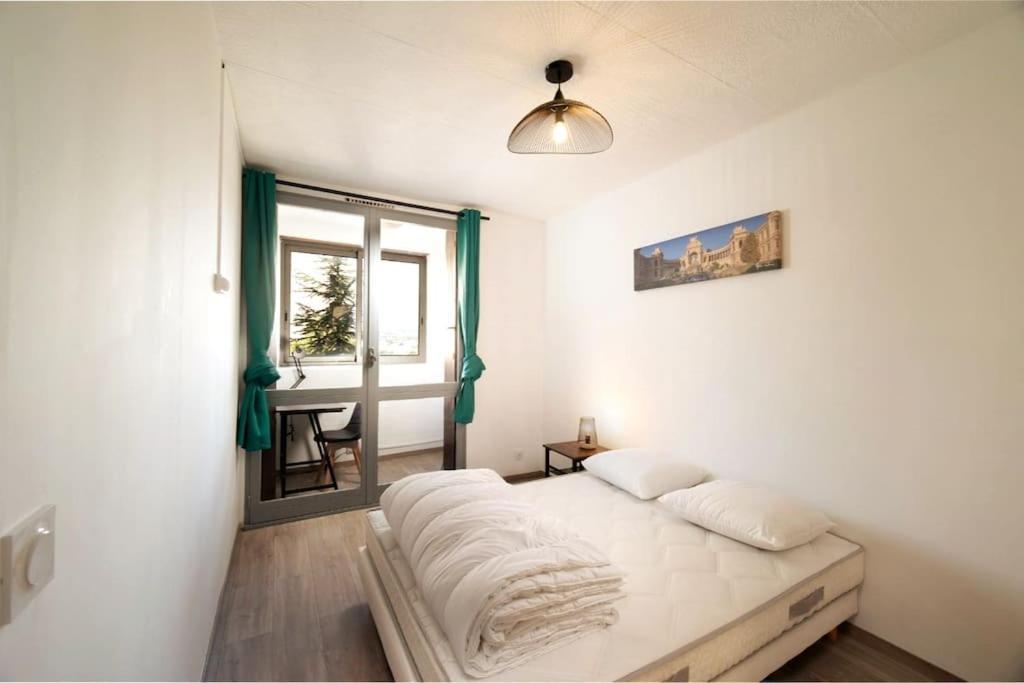 Apartment Equipe Climatise 8 Couchages Marseilles
